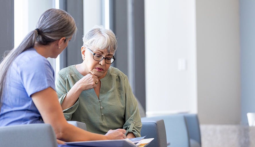 esophageal cancer patient meets with nurse