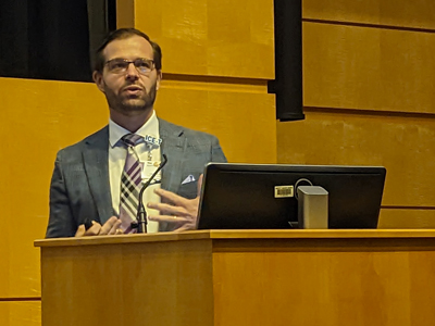 Dr. Ben Creelan explains how TIL therapy is used to fight lung cancer.