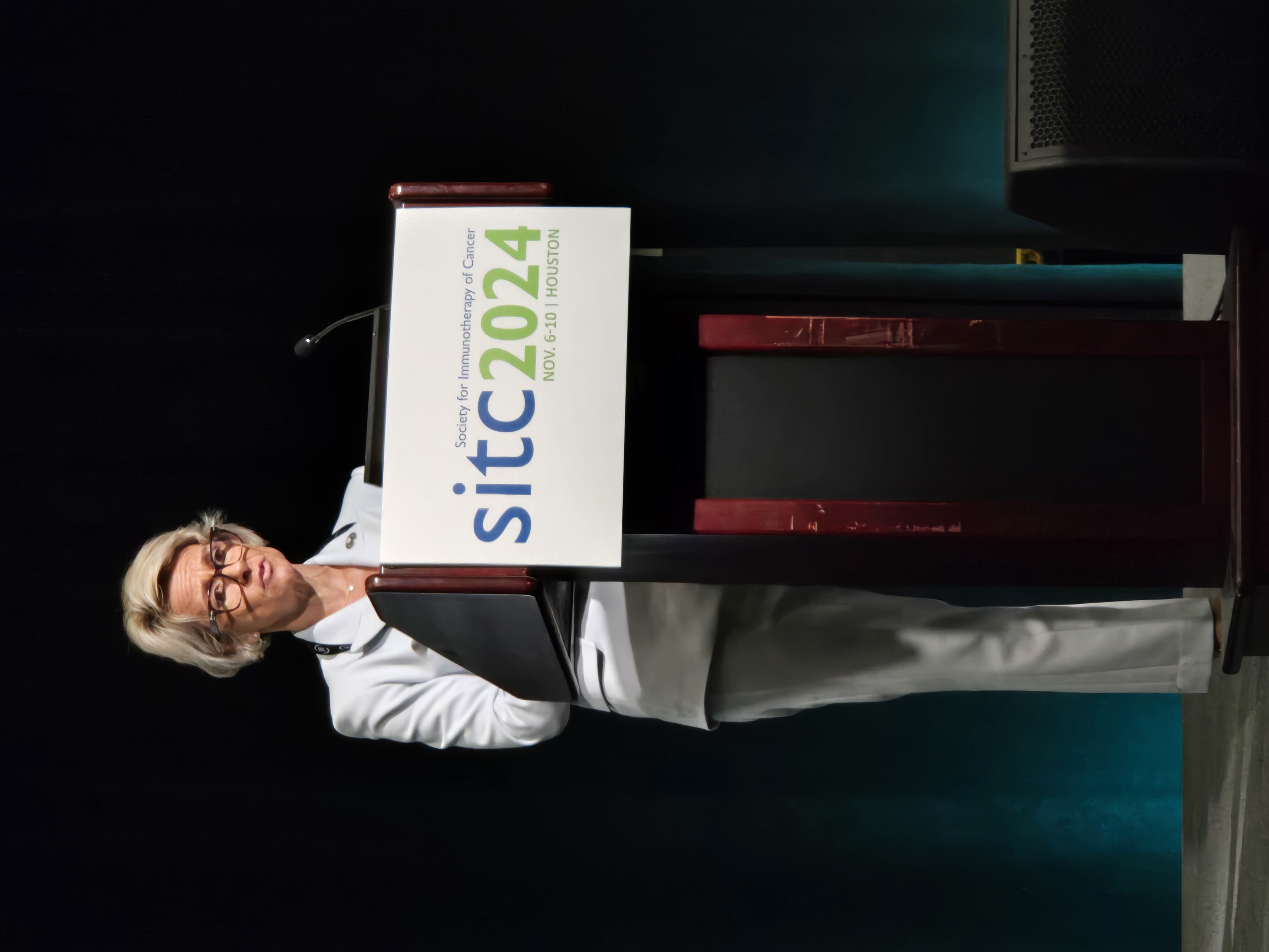 Dr. Mihaela Druta presenting at SITC 2024