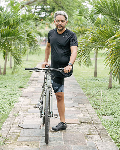 Gutiérrez dice que, a pesar de por todo lo que ha pasado, vive una vida normal. Disfruta montando en bicicleta, nadando y pasando tiempo con su familia.