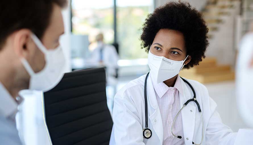 Thymoma specialist speaking with patient