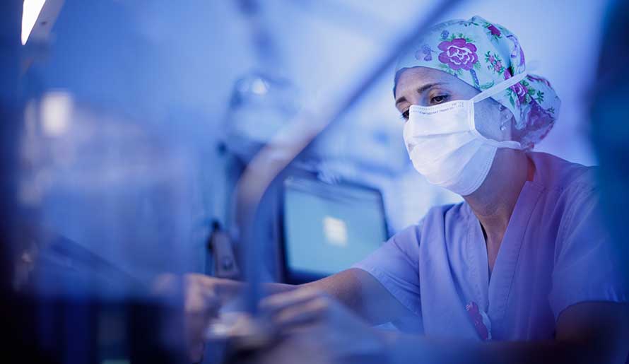 Nurse in the robotic surgery room