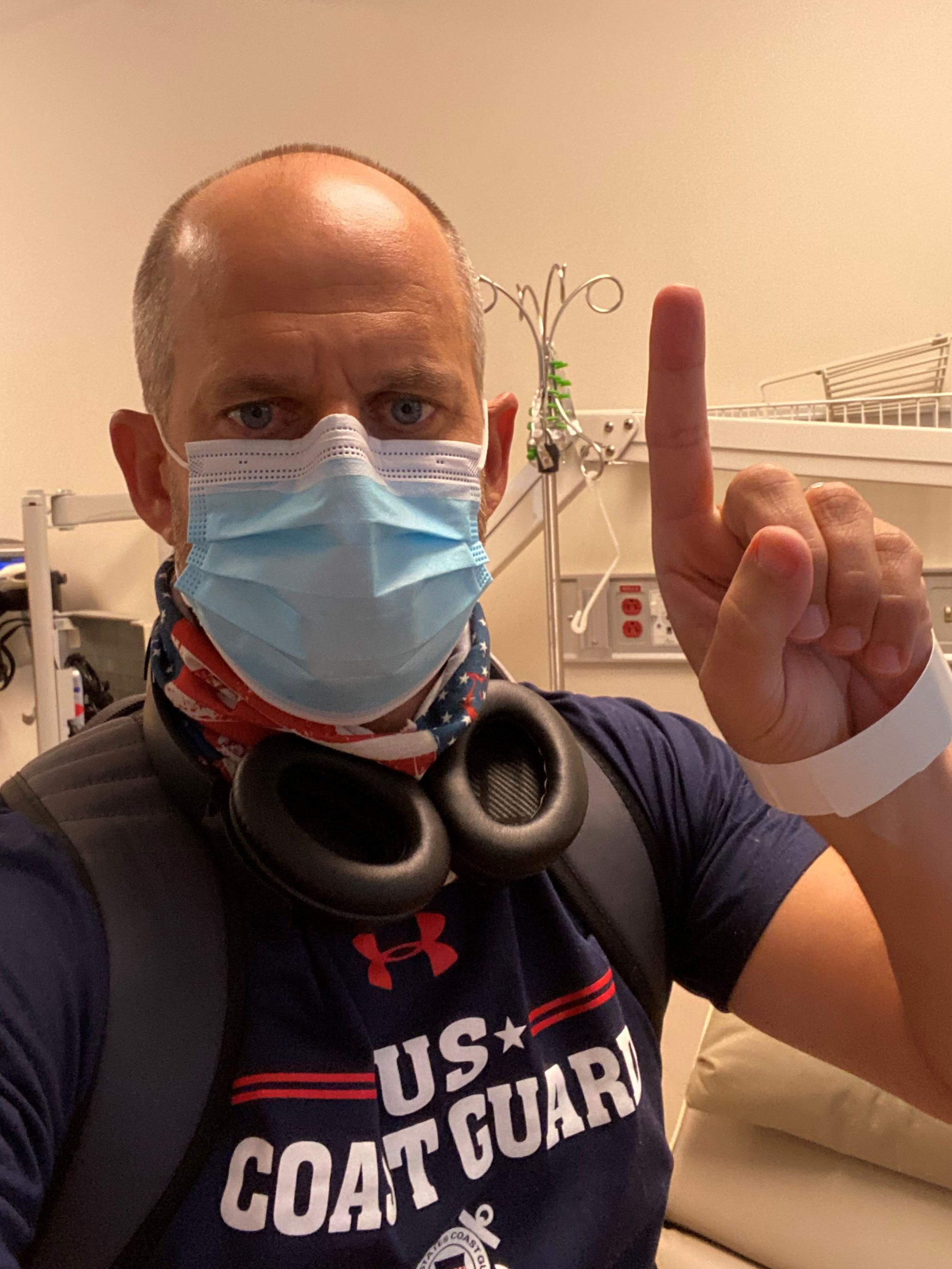 Craig Urquhart marks the end of his first chemo treatment at Moffitt.