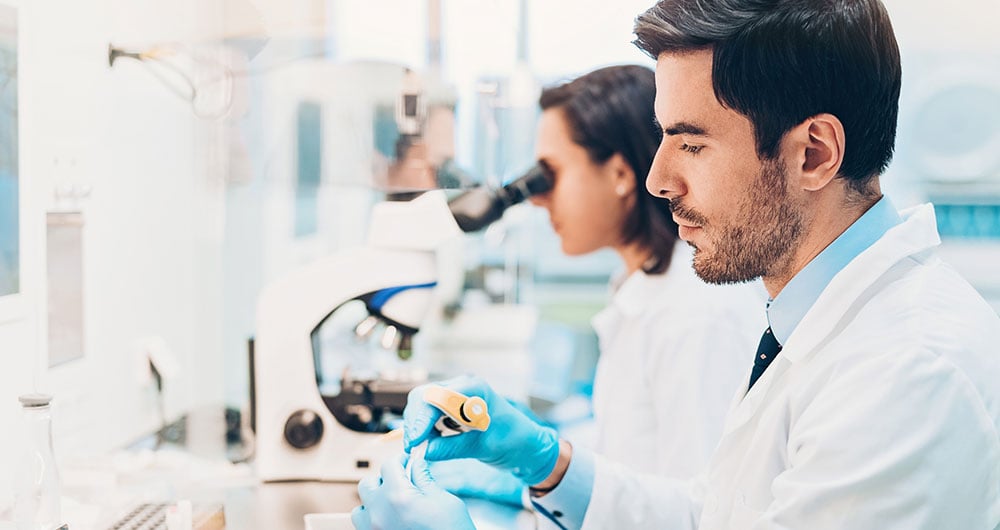 MD/PhD student in the lab