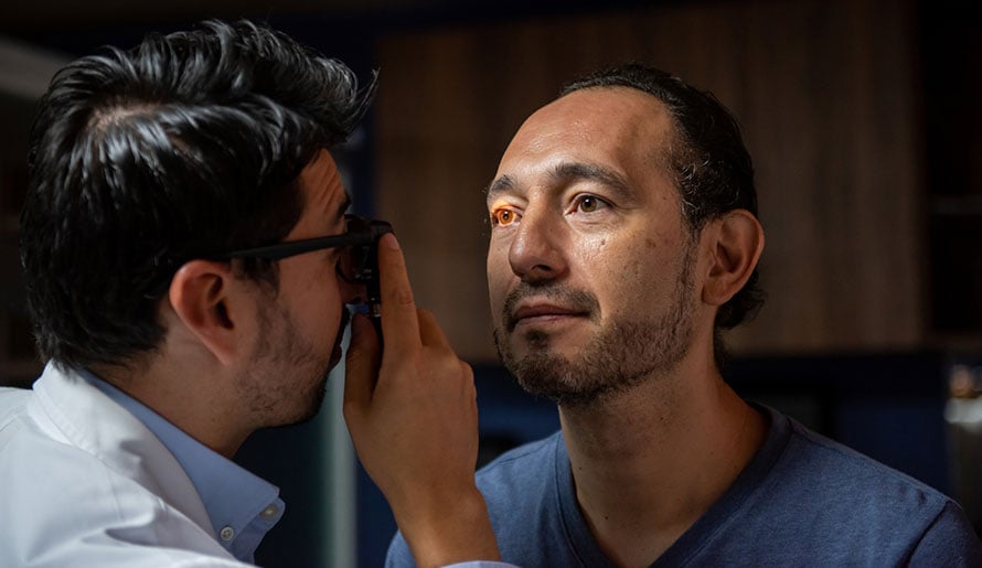 doctor examining patient for neurofibromatosis